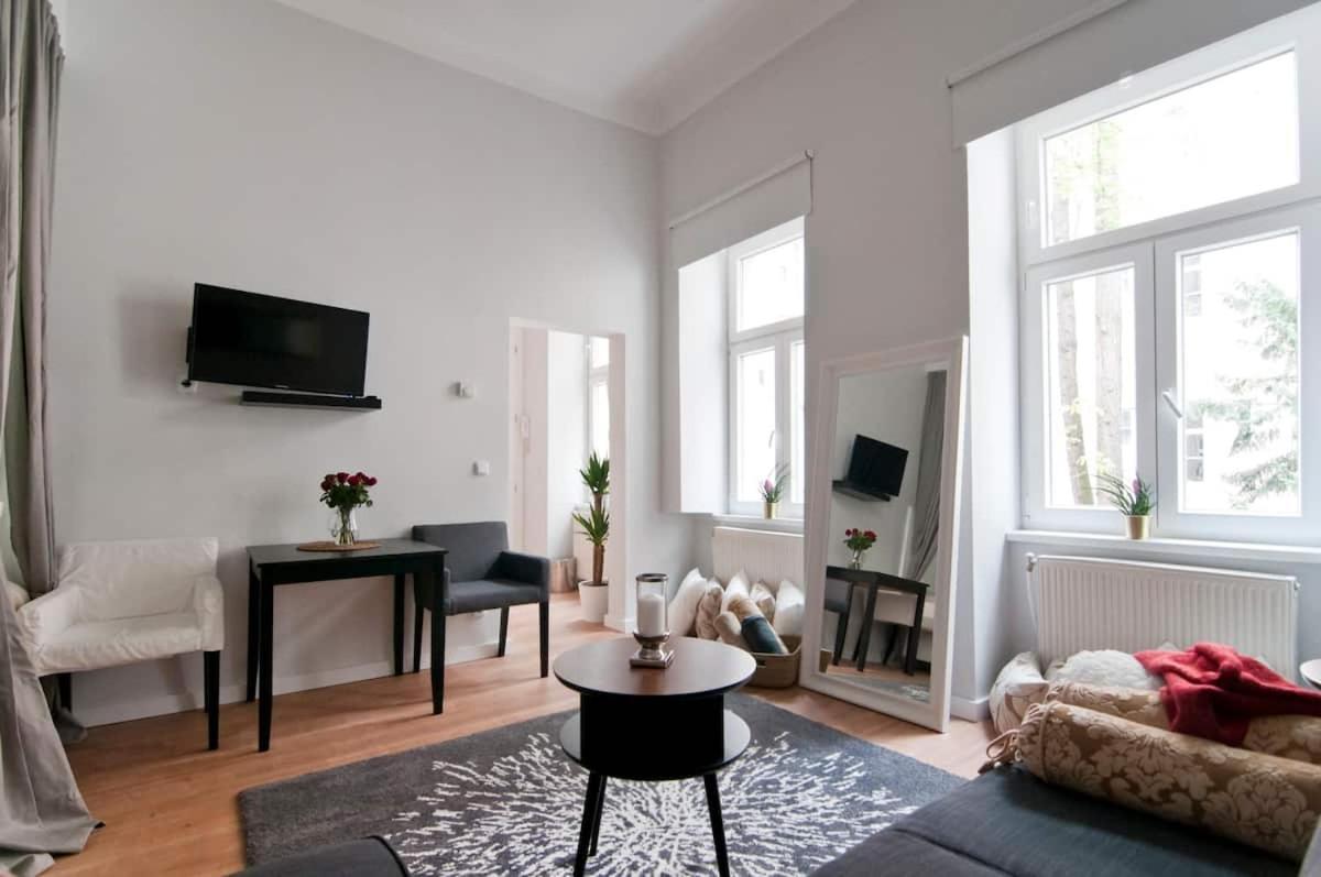 ⍟Luxurious And Bright⍟ 5 Min Walk To City Center Apartment Wina Bagian luar foto
