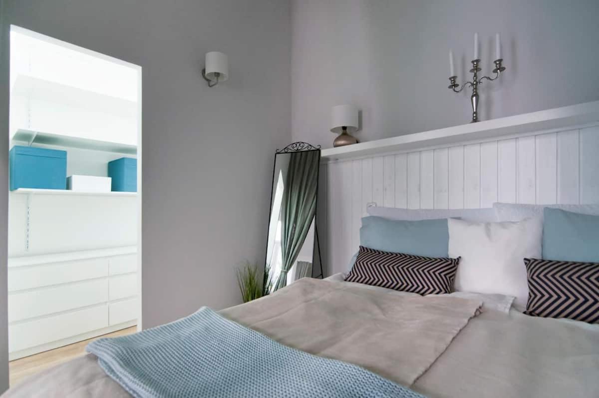 ⍟Luxurious And Bright⍟ 5 Min Walk To City Center Apartment Wina Bagian luar foto