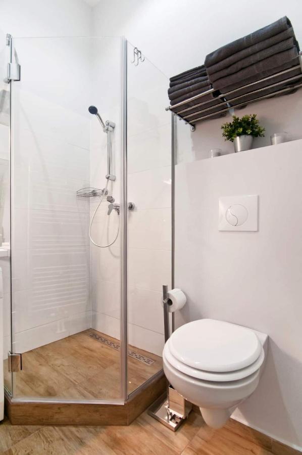⍟Luxurious And Bright⍟ 5 Min Walk To City Center Apartment Wina Bagian luar foto
